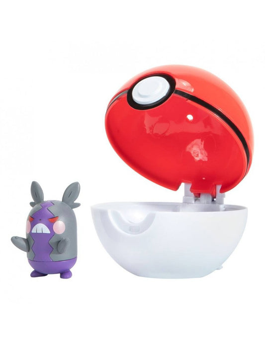 Battle Figure morpeko with pokeball