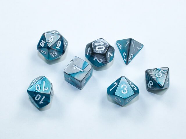 Set 7 Dadi D&D traslucenti Chessex Teal/white 23085